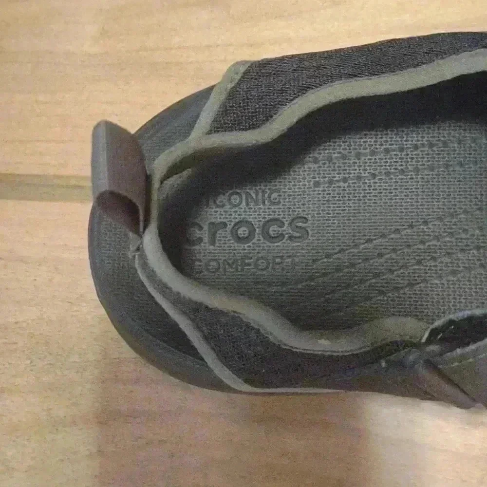 Men's Swift Water‎ mesh Crocs brown size 10